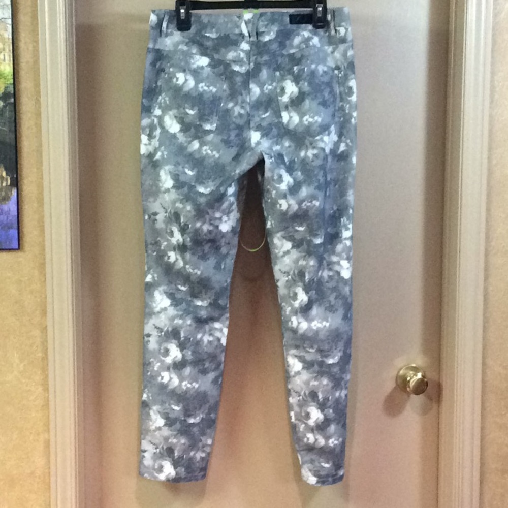 Pants - Picture 4 of 7